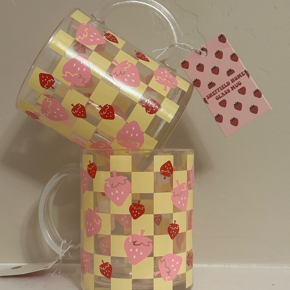 Set of 2 Pink and Yellow Checkerboard Strawberry Glass Mugs Adorable - Picture 6 of 6